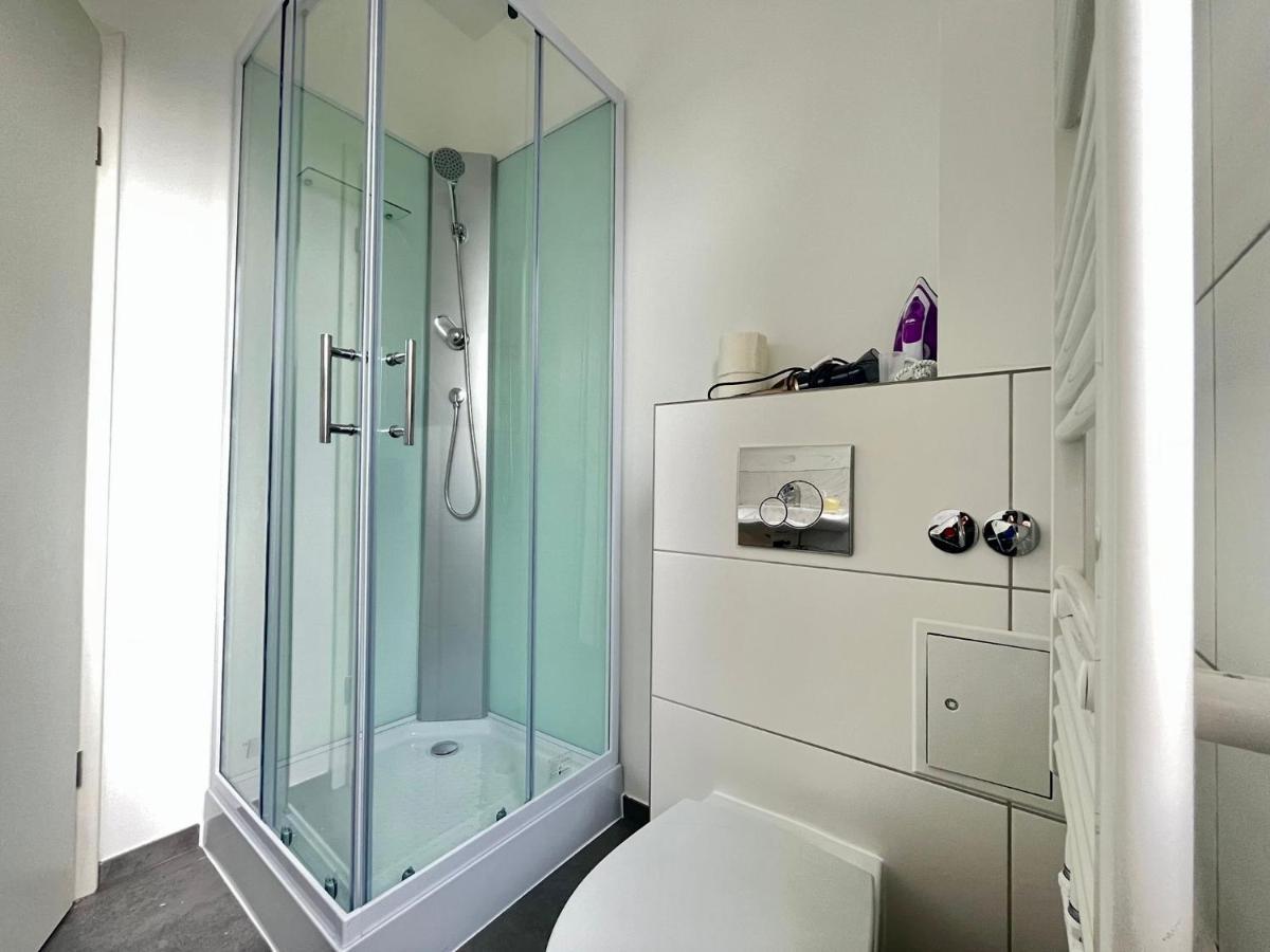 Studio-Apartments Fuer Monteure & Businessgaeste Zentral In Neumuenster Exterior photo
