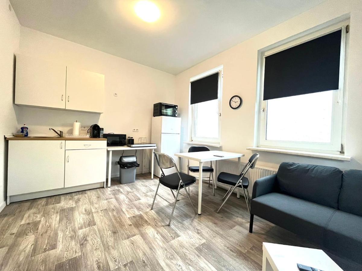 Studio-Apartments Fuer Monteure & Businessgaeste Zentral In Neumuenster Exterior photo