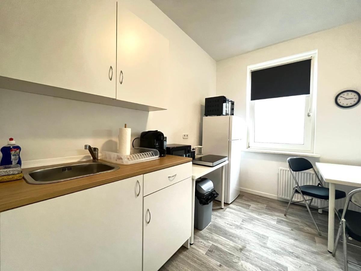 Studio-Apartments Fuer Monteure & Businessgaeste Zentral In Neumuenster Exterior photo