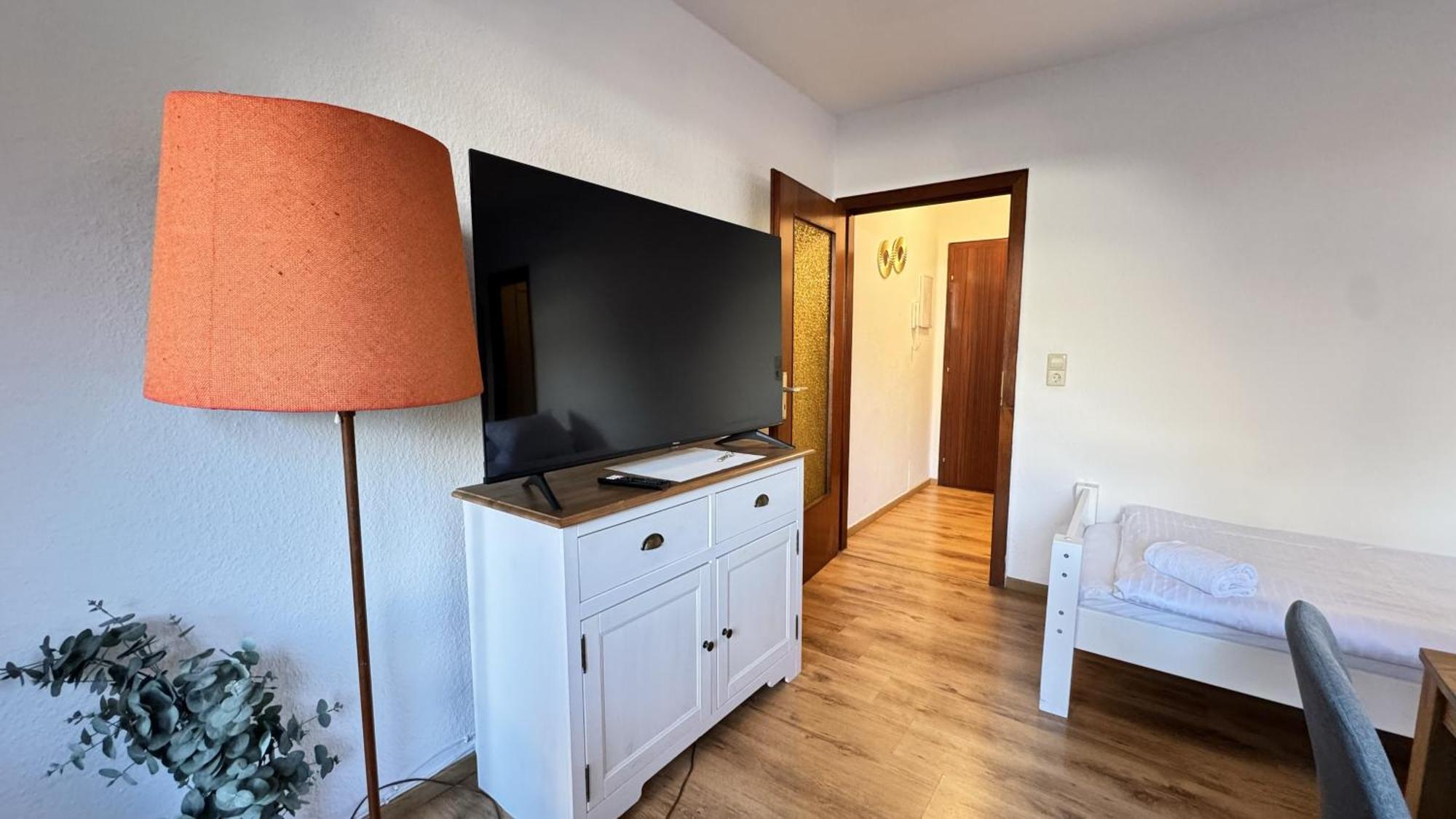 Studio-Apartments Fuer Monteure & Businessgaeste Zentral In Neumuenster Exterior photo